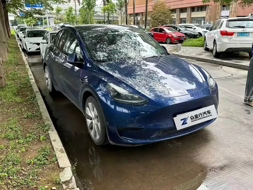 Tesla Model Y — фото 7