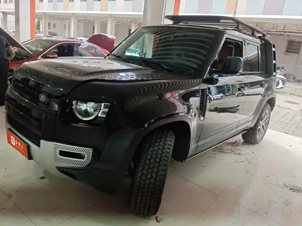 Land Rover Defender — фото 1