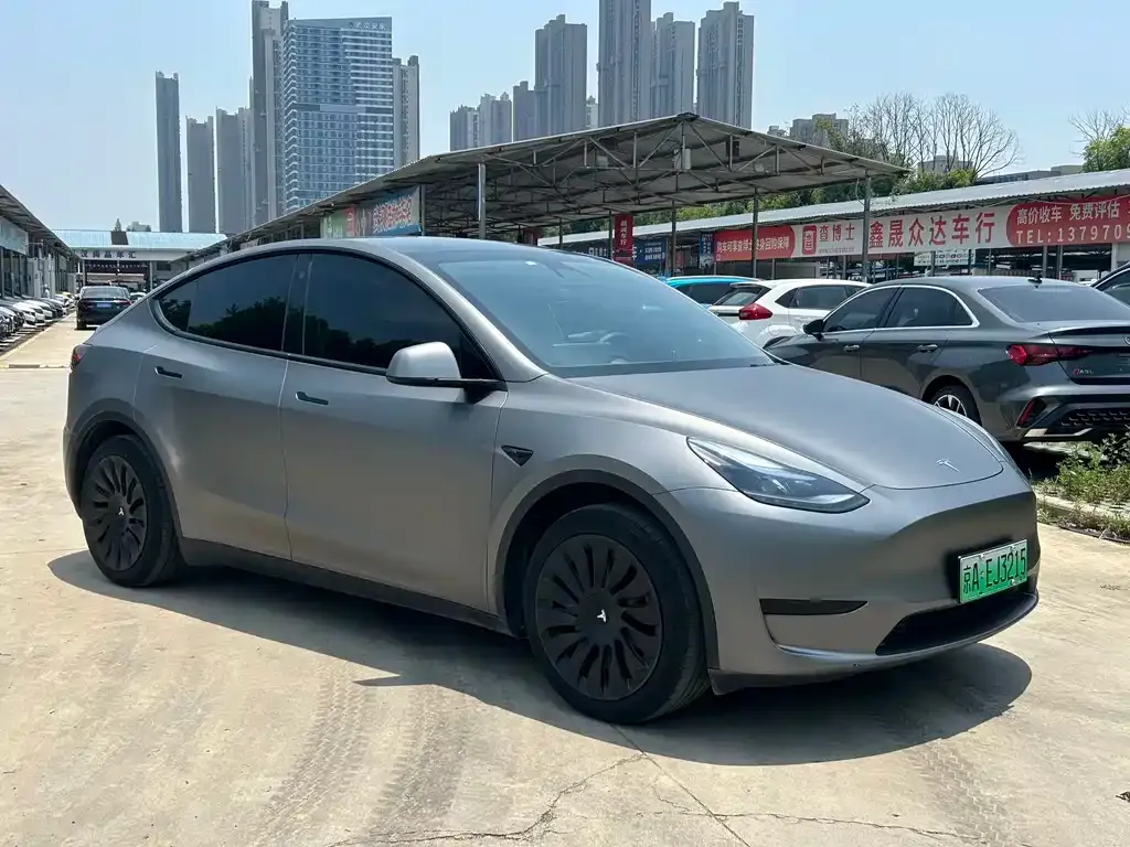 Tesla Model Y — фото 9