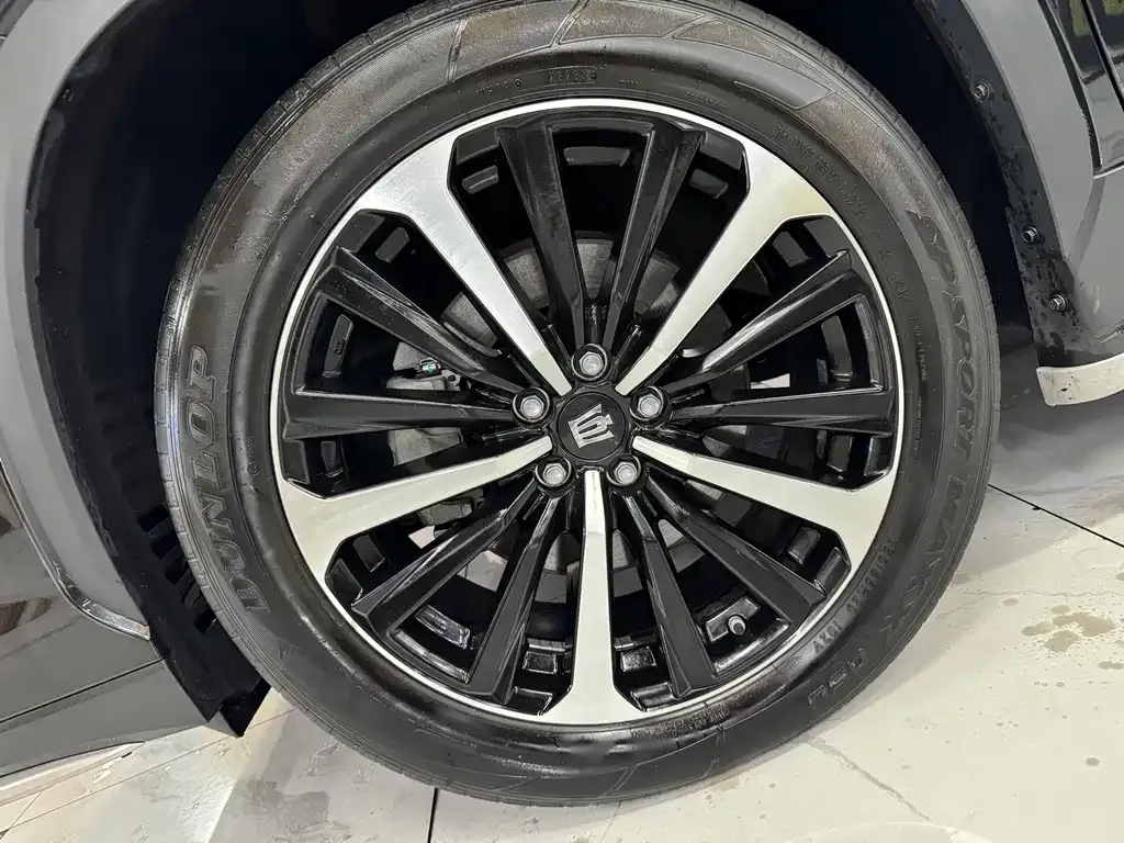 Toyota Crown Kluger 2023 из CN, фото 10