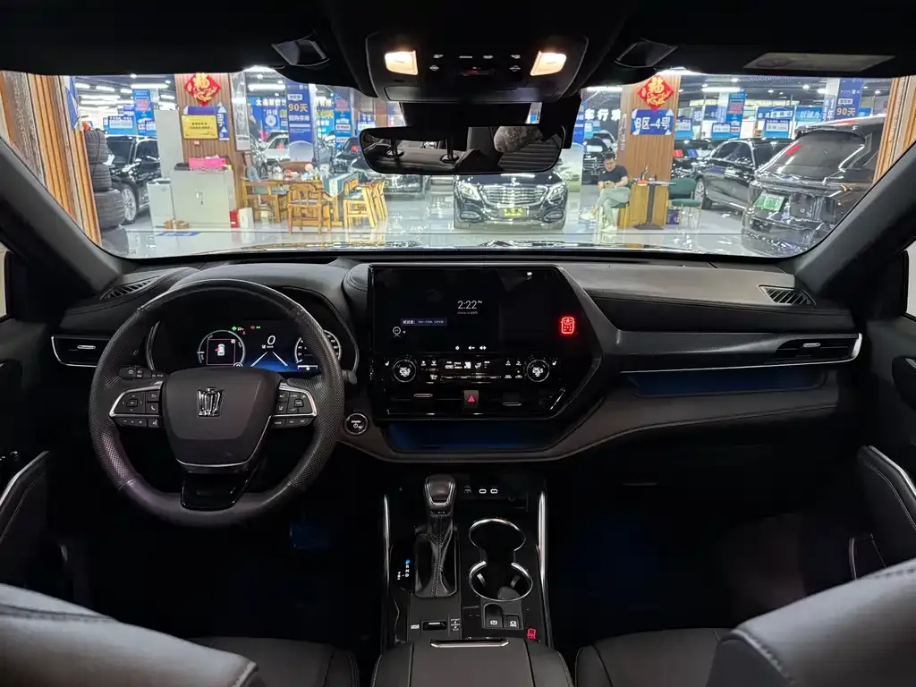 Toyota Crown Kluger 2023 из CN, фото 9