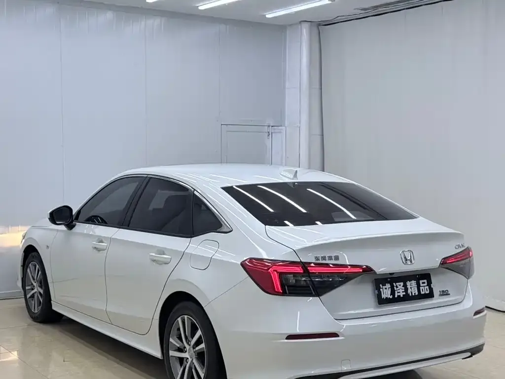 Honda Civic 2022 из CN, фото 2