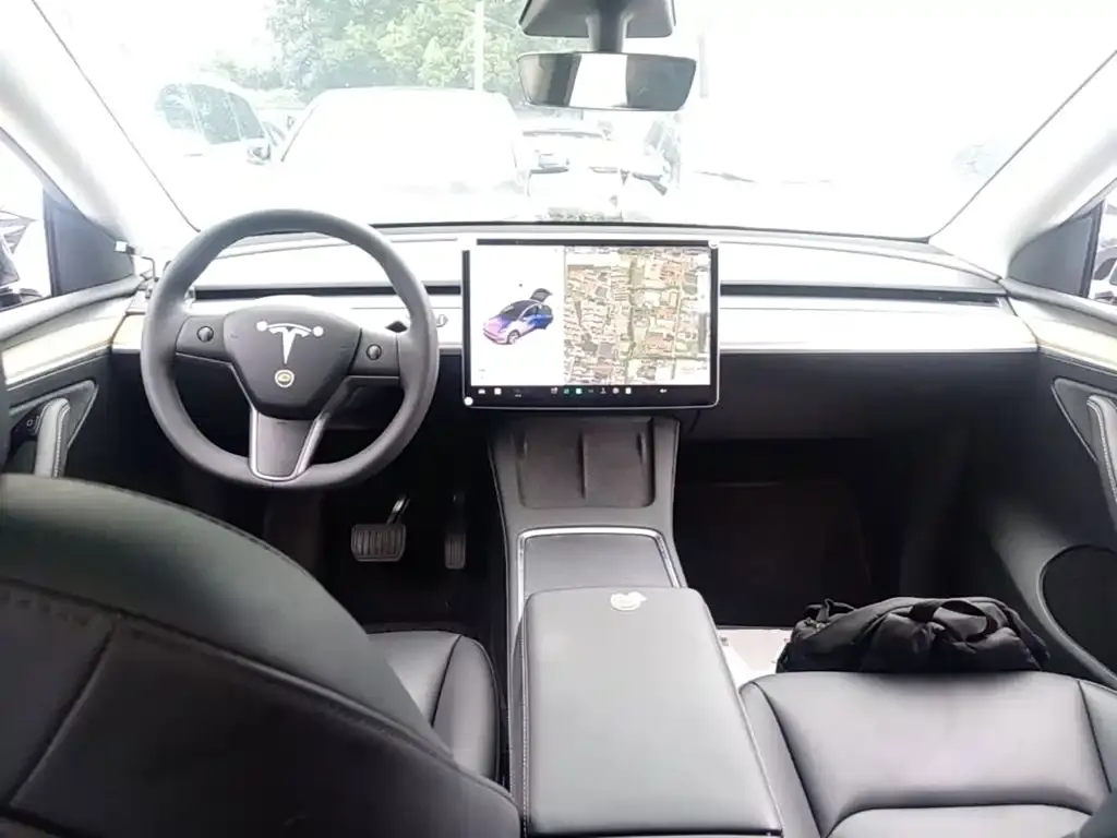 Tesla Model Y — фото 7