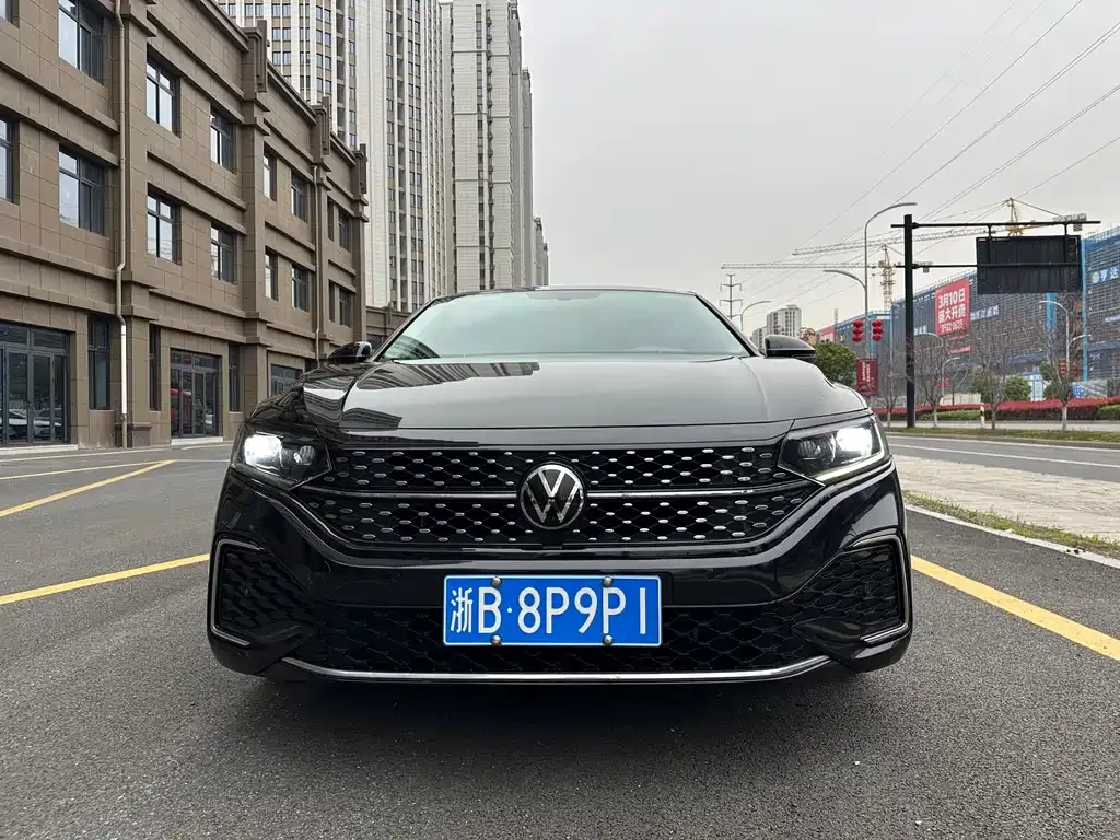 Volkswagen Passat — фото 8