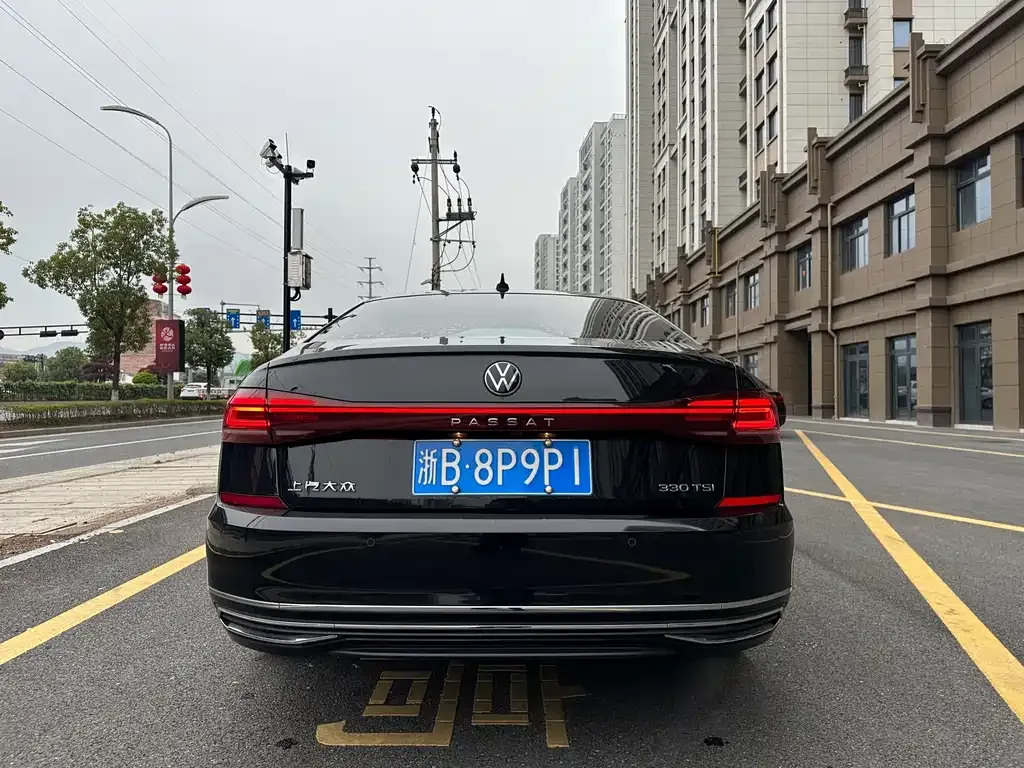 Volkswagen Passat — фото 6