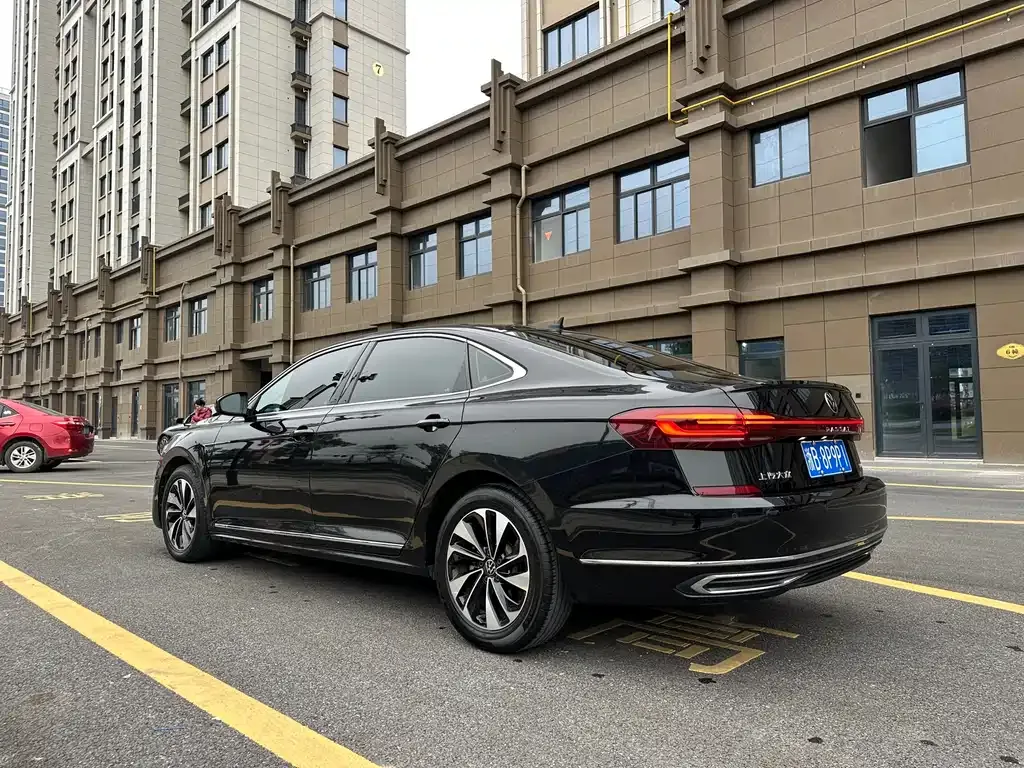 Volkswagen Passat — фото 7