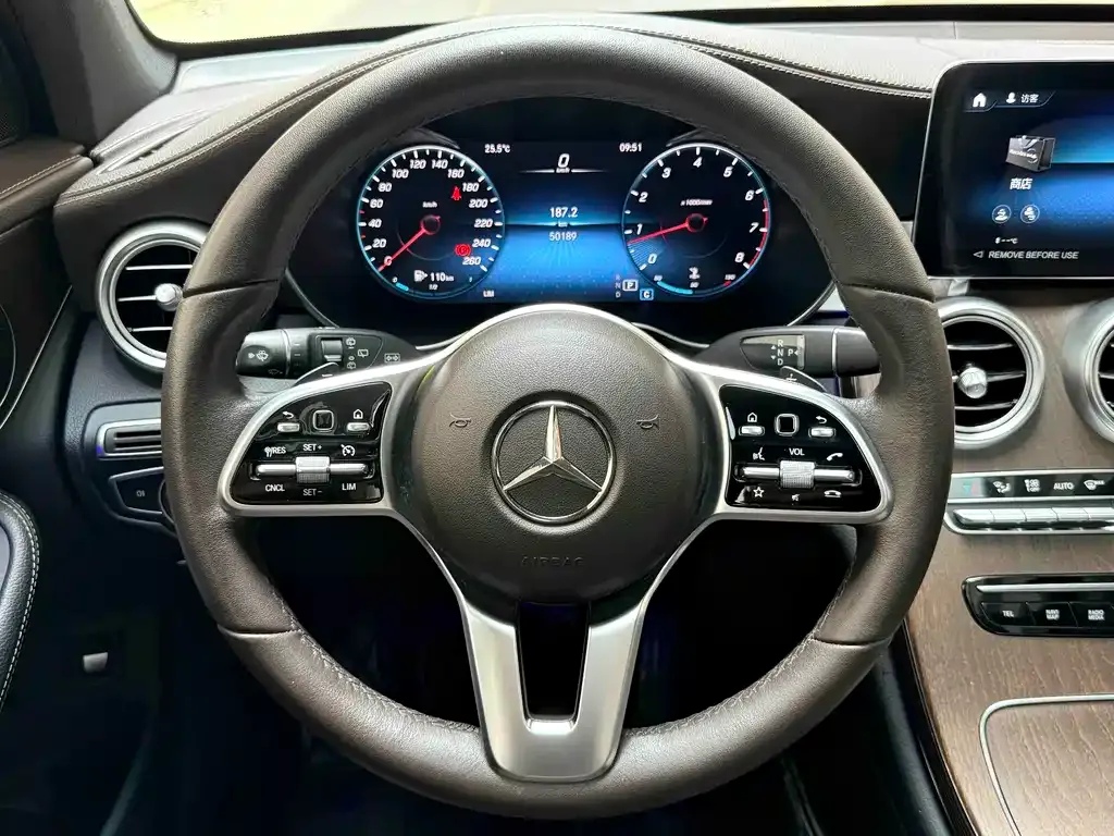 Mercedes-Benz GLC — фото 6