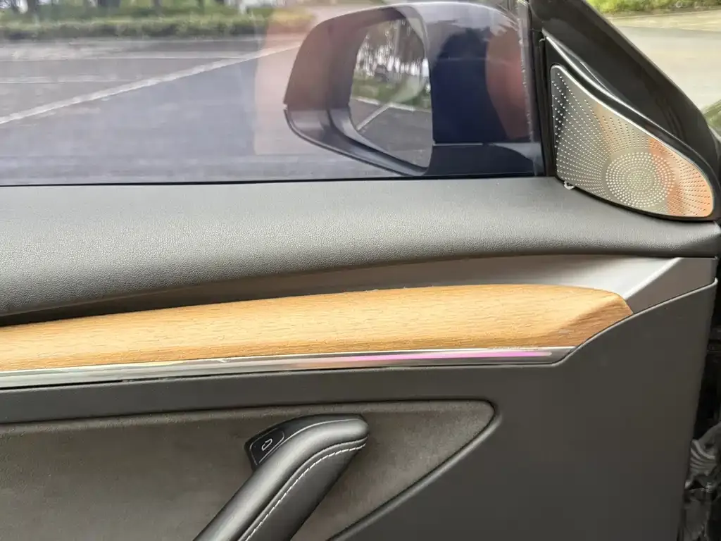 Tesla Model 3 — фото 3
