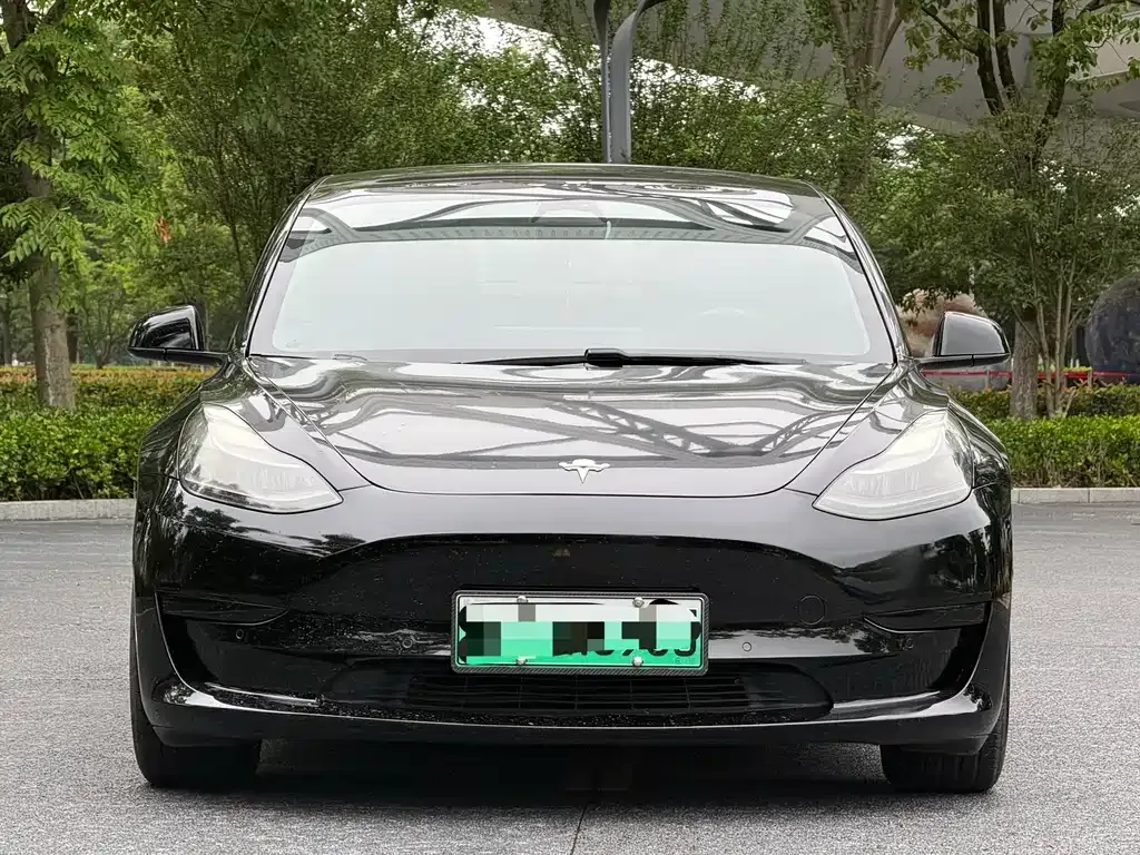 Tesla Model 3 — фото 10