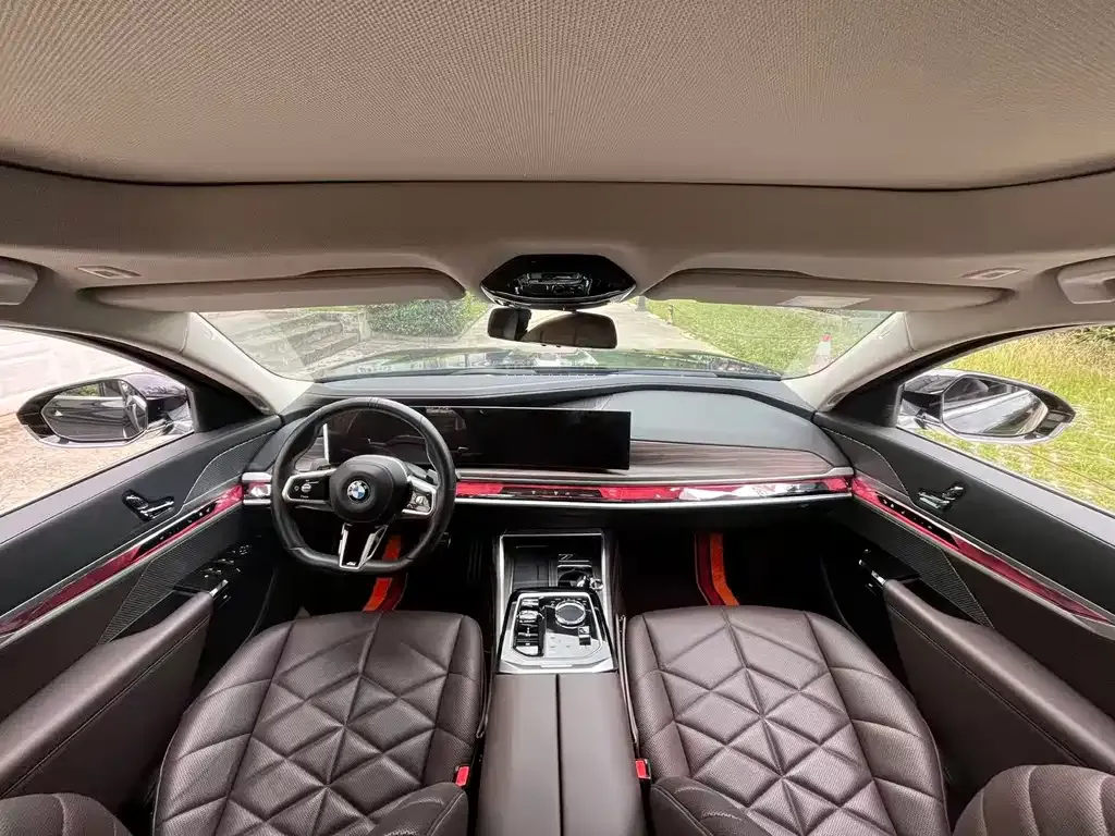 BMW 7 Series 2023 из CN, фото 8