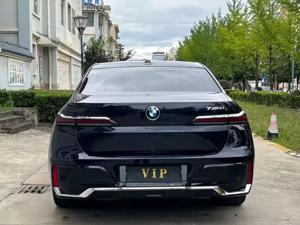 BMW 7 Series 2023 из CN, фото 6