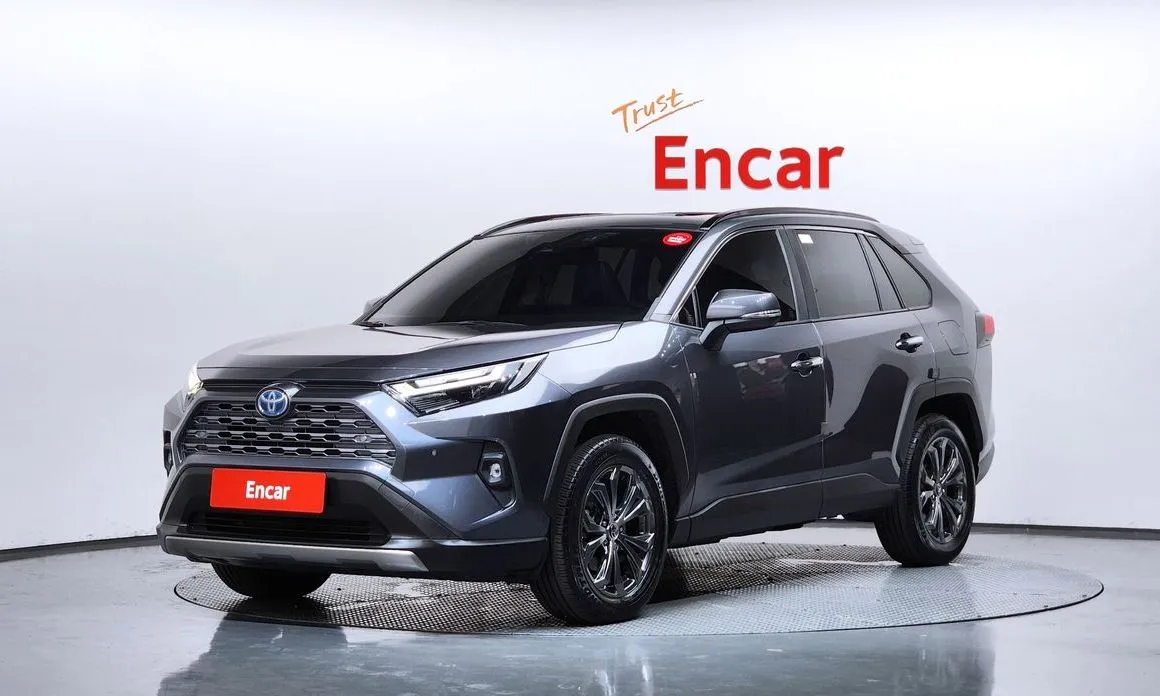 Toyota RAV4 — фото 1