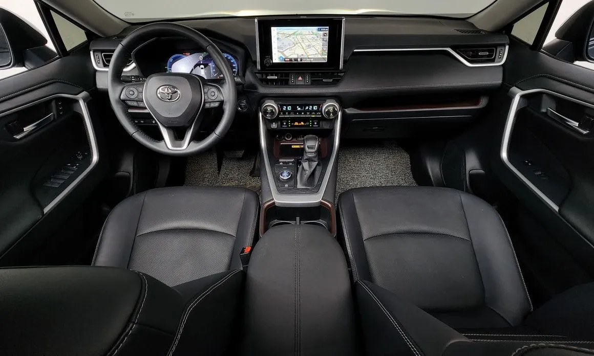 Toyota RAV4 — фото 6
