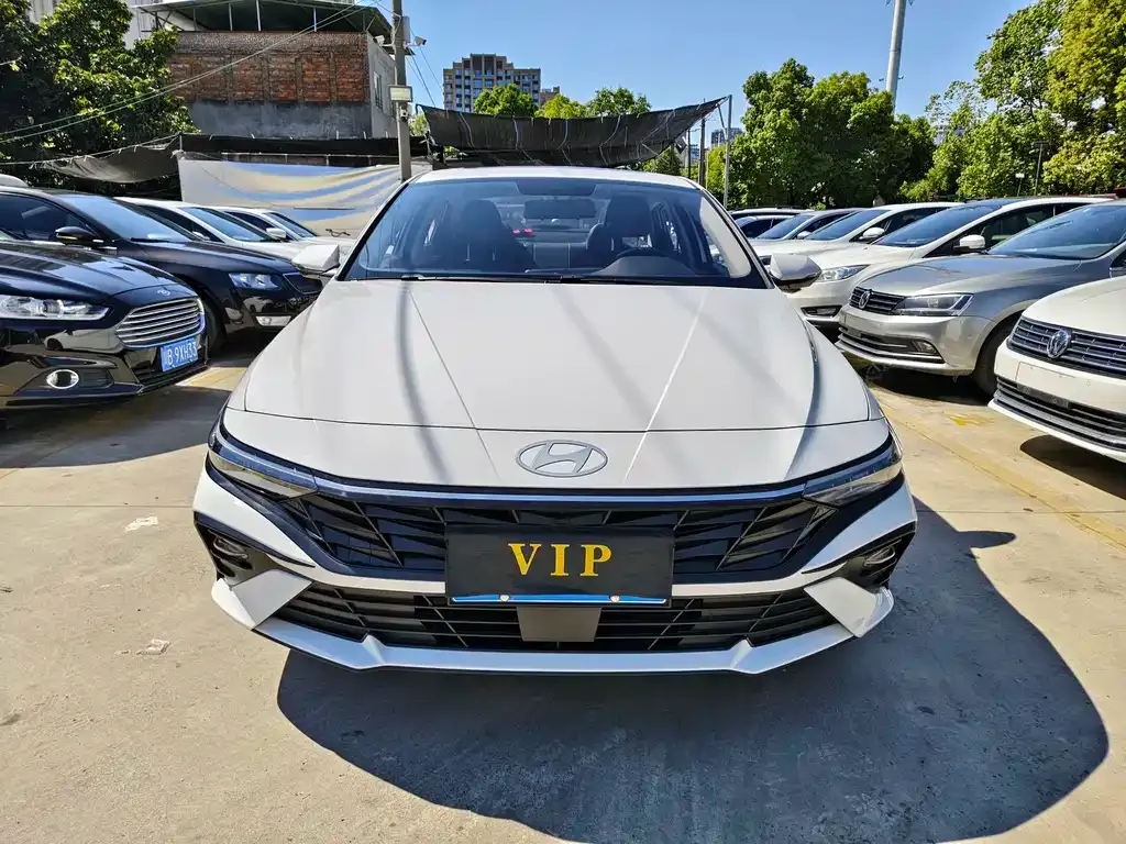 Hyundai Elantra — фото 5