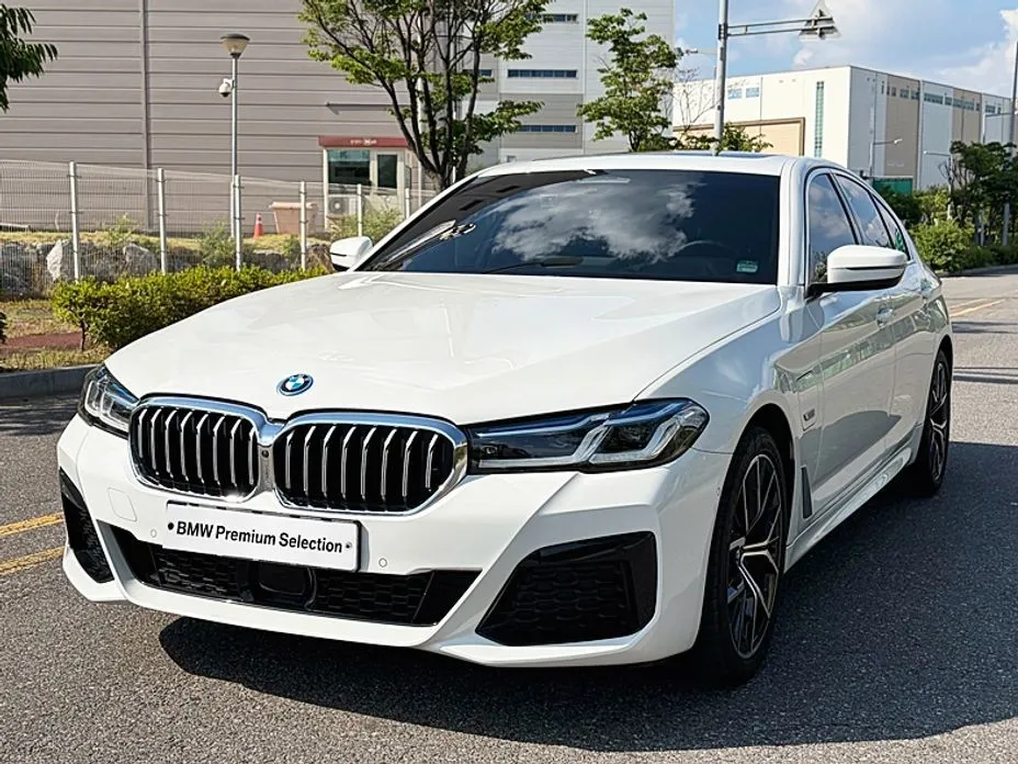 BMW 5-Series — фото 1