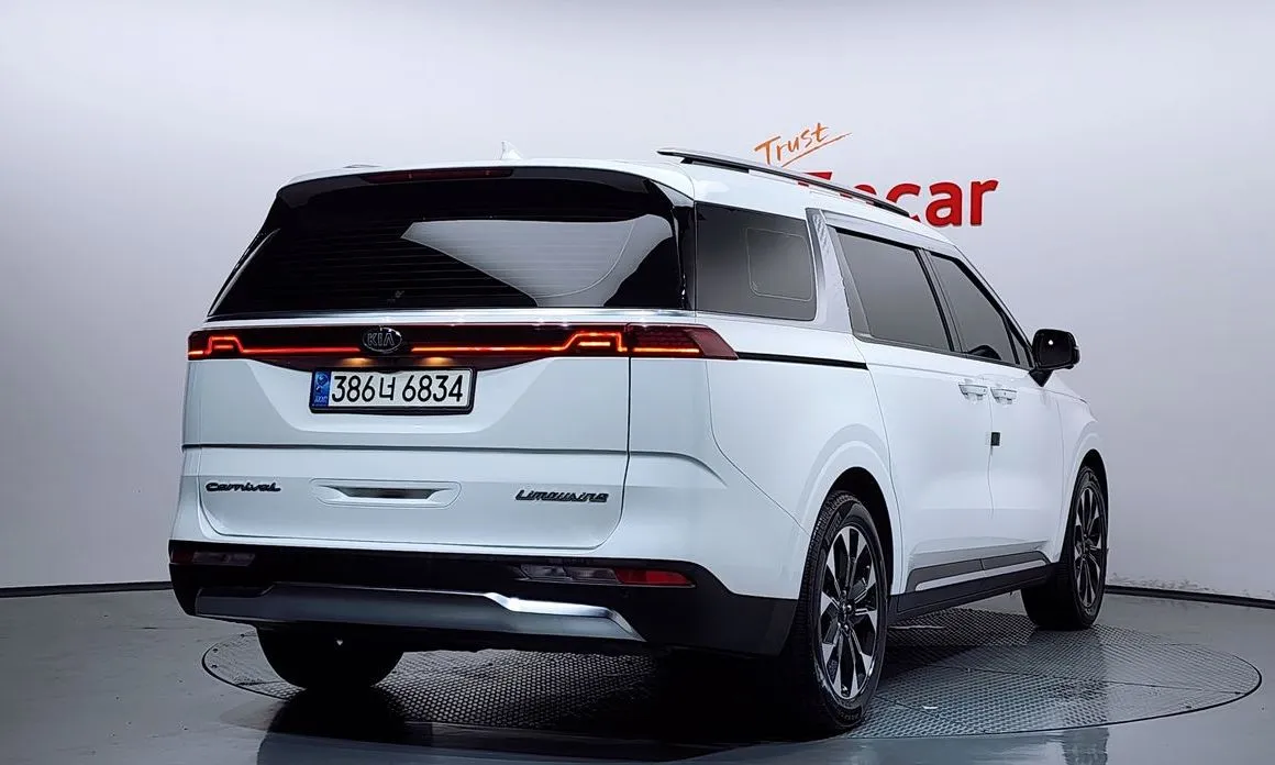 Kia Carnival — фото 5