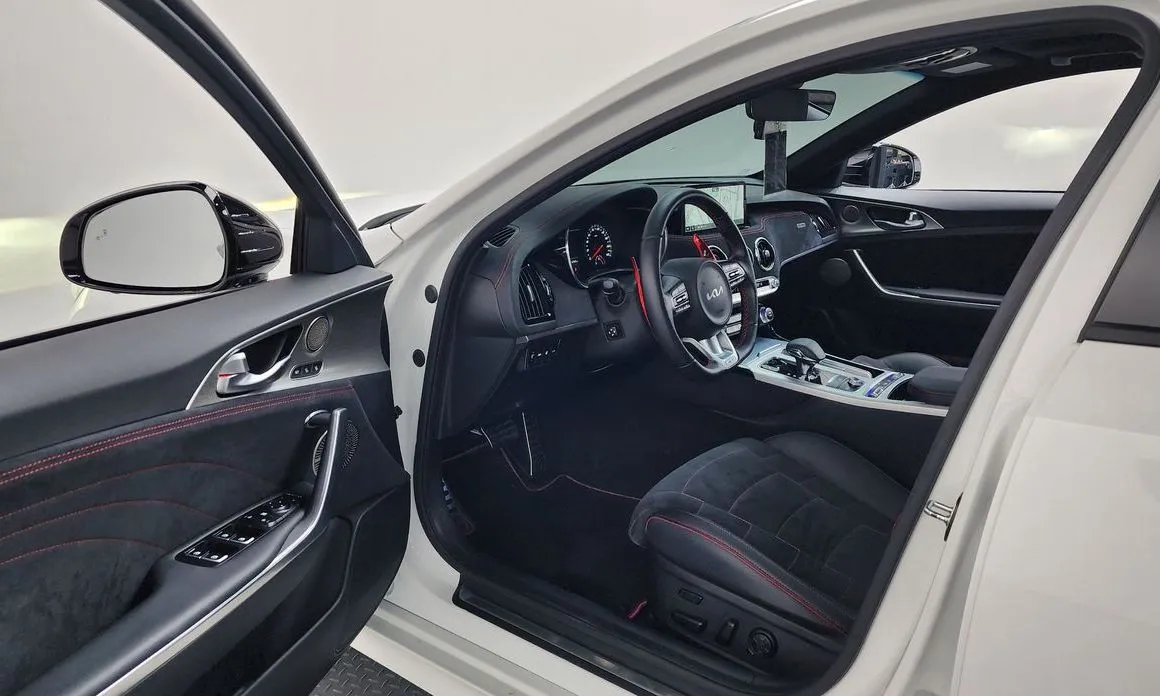 Kia Stinger 2023 из KR, фото 9