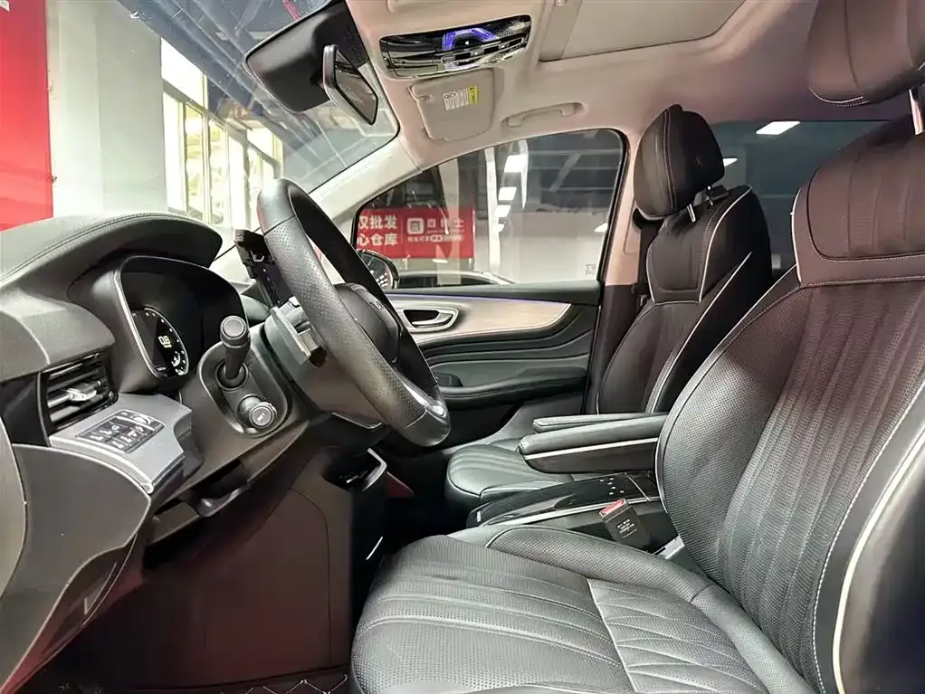 Roewe iMAX8 — фото 8