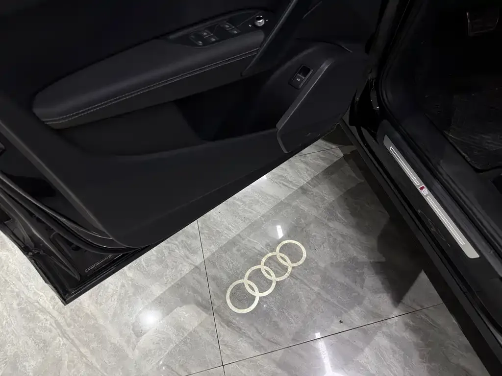 Audi Q5L — фото 3