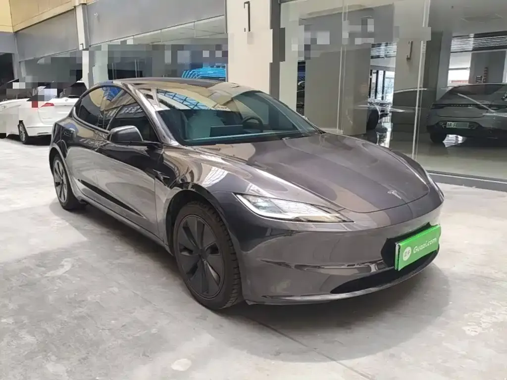Tesla Model 3 — фото 9