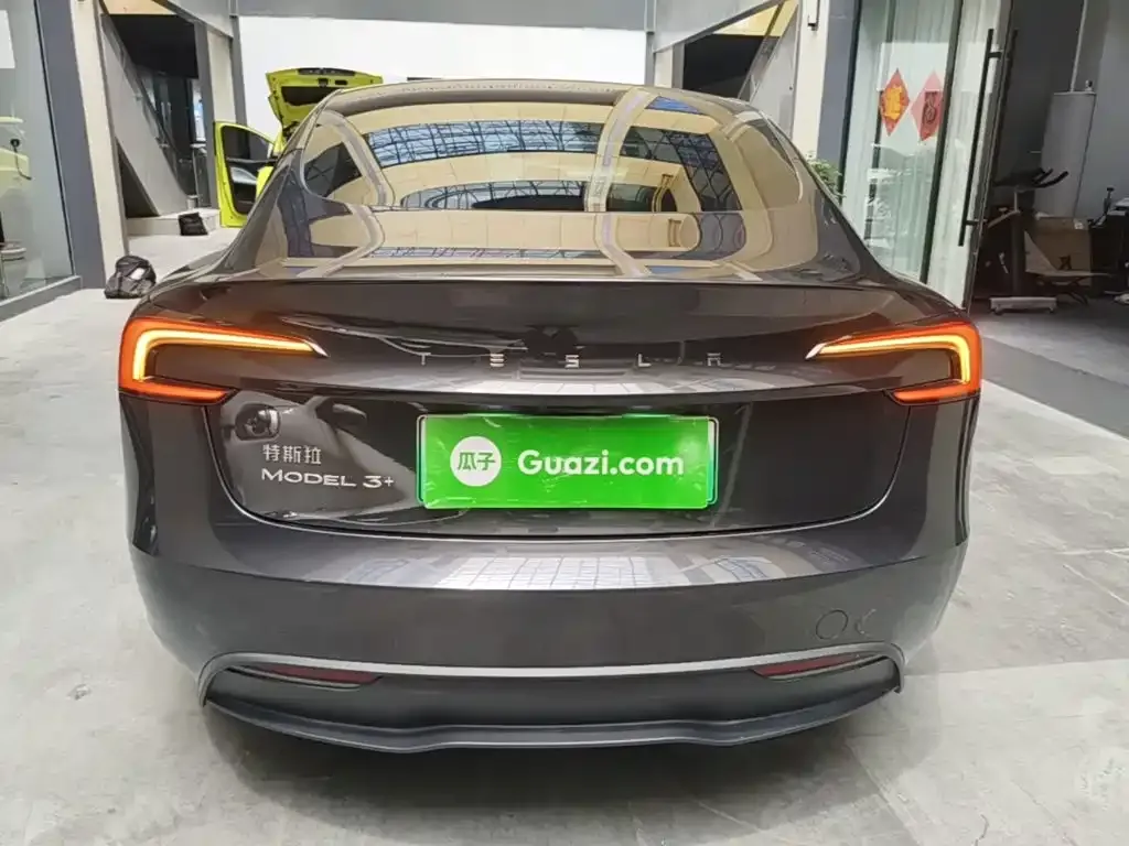 Tesla Model 3 — фото 10