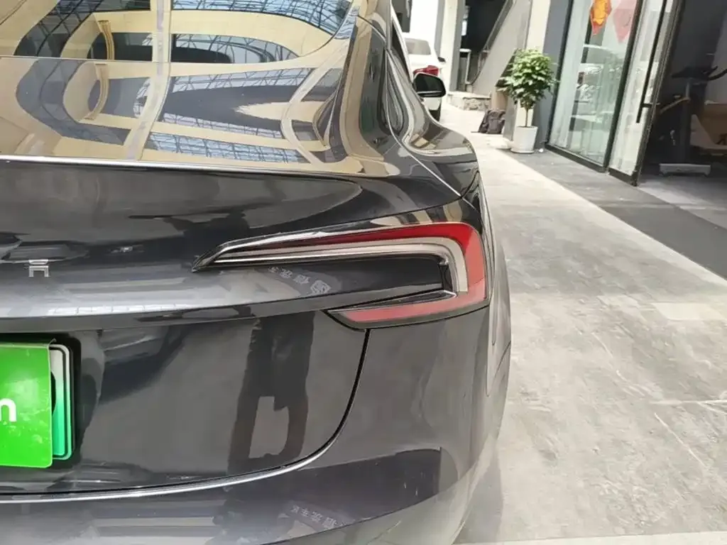Tesla Model 3 — фото 5