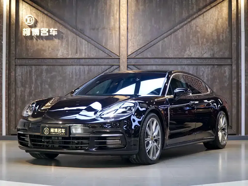 Porsche Panamera — фото 1