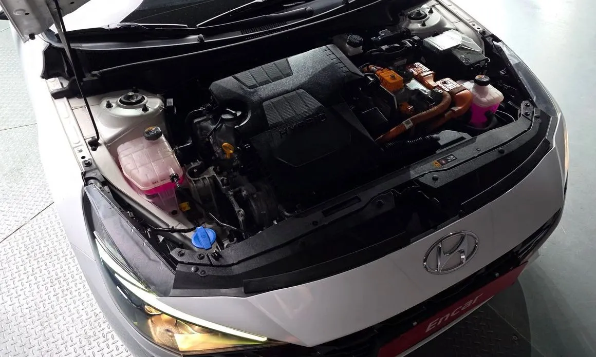 Hyundai AVANTE 2021 из KR, фото 2