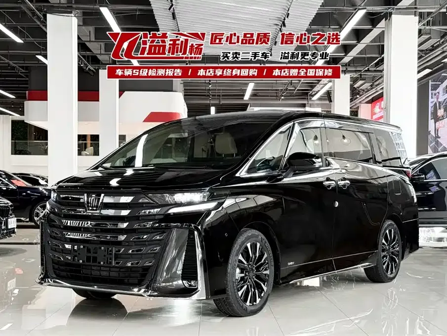 Toyota Vellfire — фото 1