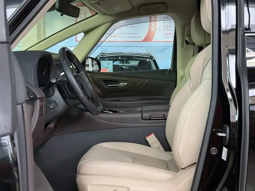 Toyota Vellfire — фото 10
