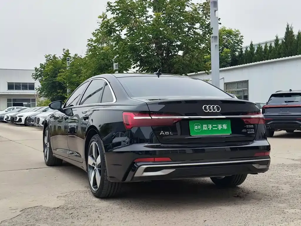 Audi A6L — фото 9