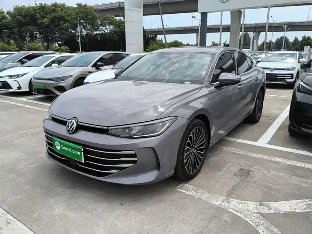 Volkswagen Passat — фото 1