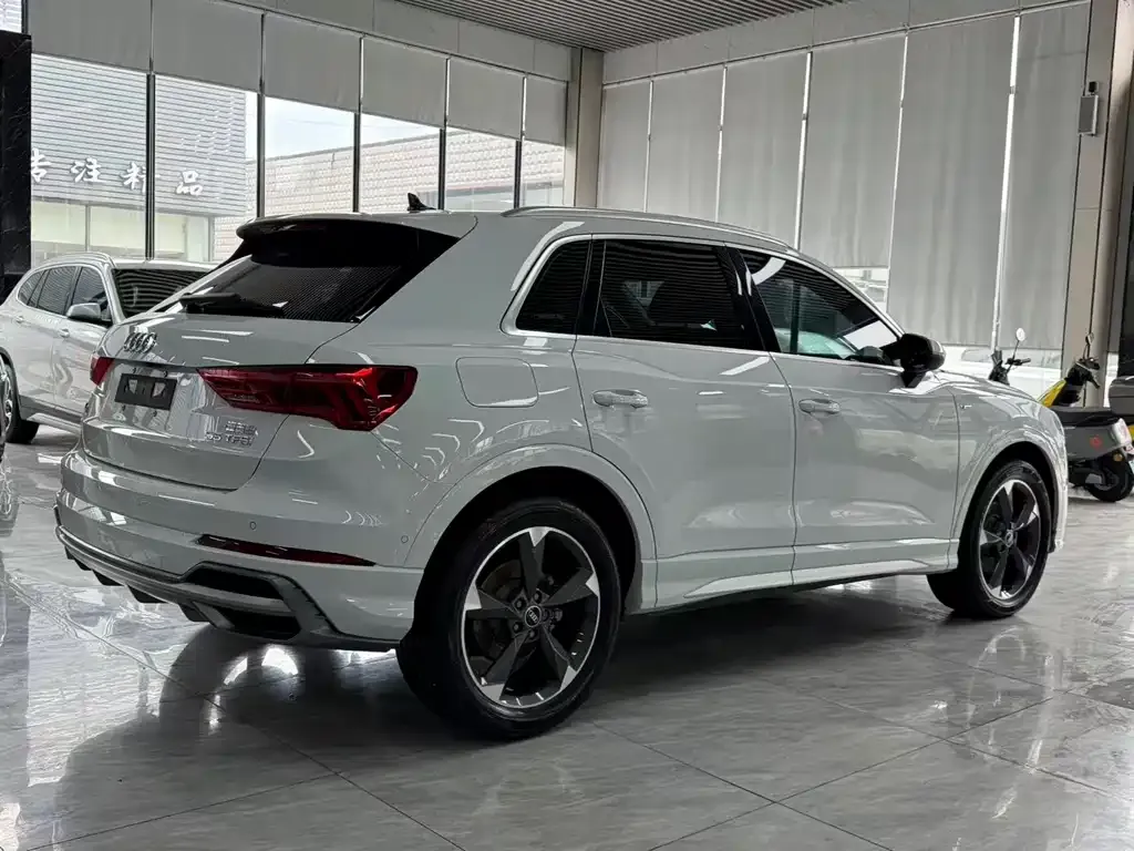Audi Q3 — фото 5
