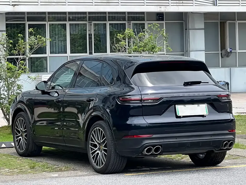 Porsche Cayenne Hybrid — фото 7