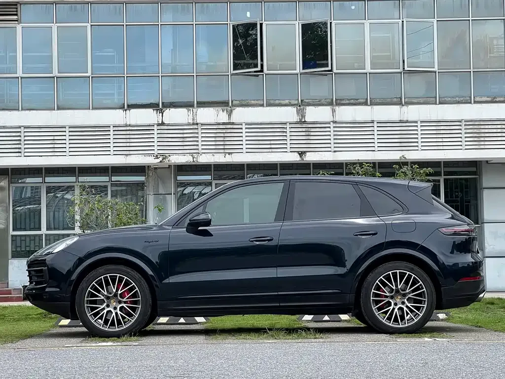Porsche Cayenne Hybrid — фото 5