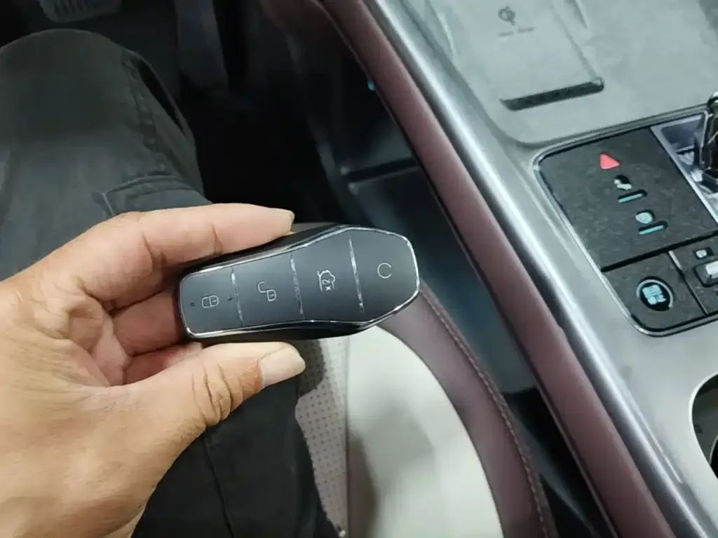 BYD Seal — фото 2