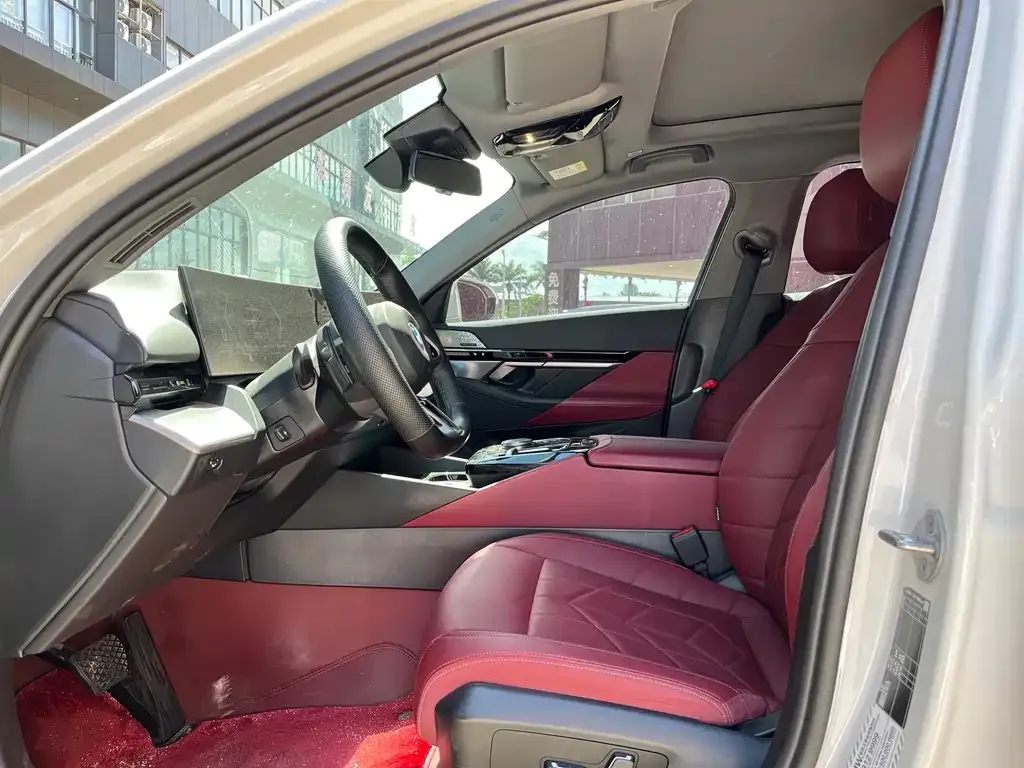 BMW 5 Series — фото 10