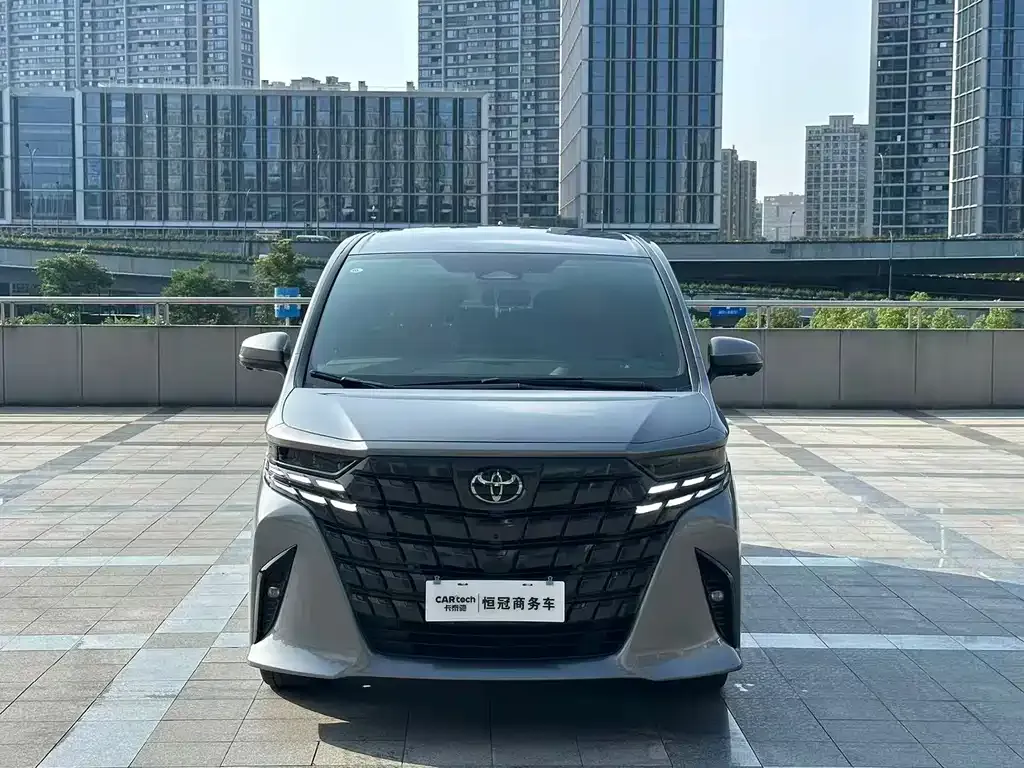 Toyota Alphard — фото 4
