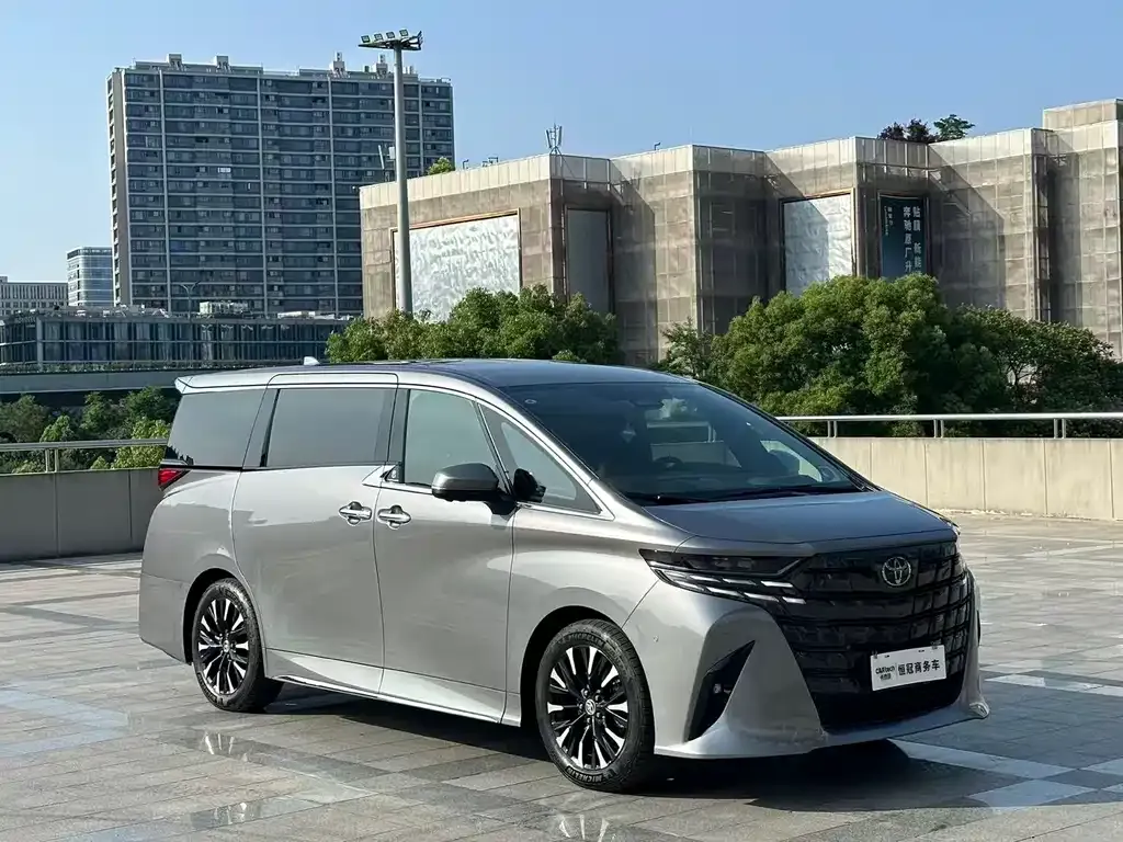 Toyota Alphard — фото 3