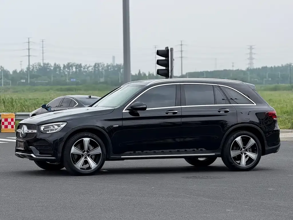Mercedes-Benz GLC — фото 1