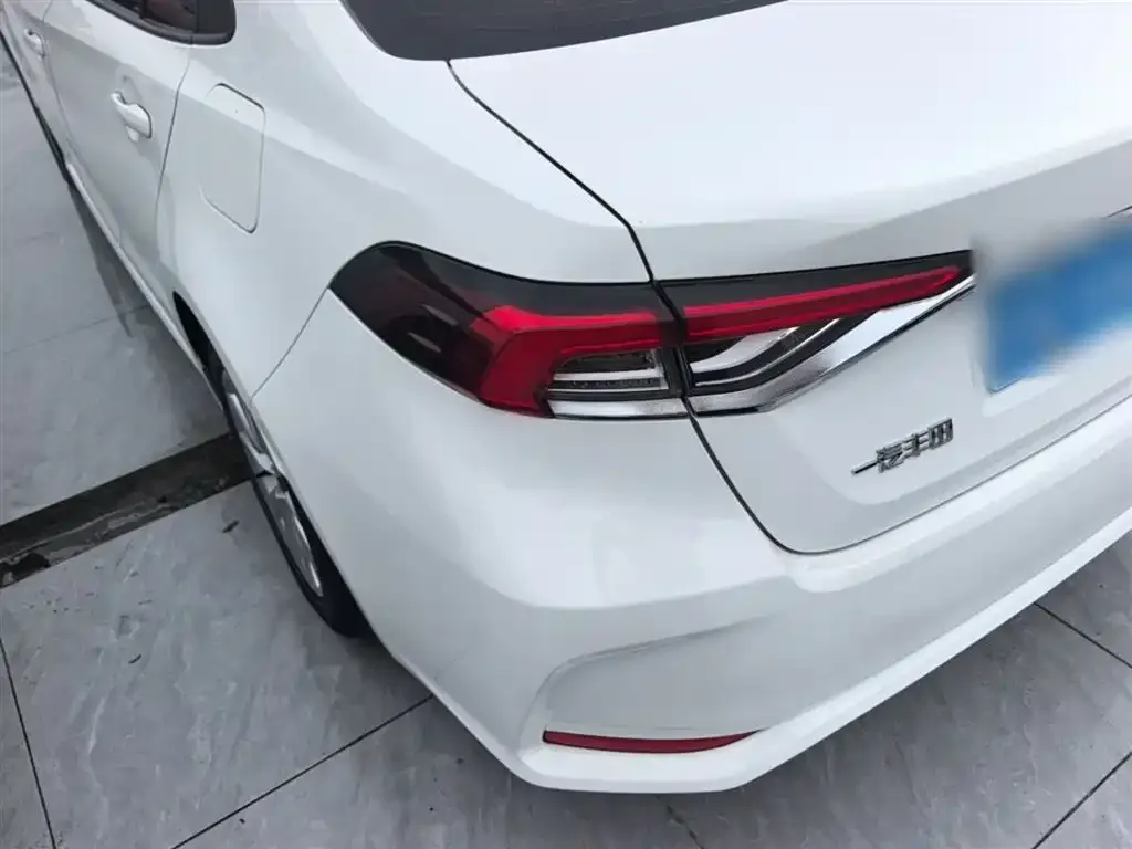 Toyota Corolla 2023 из CN, фото 2