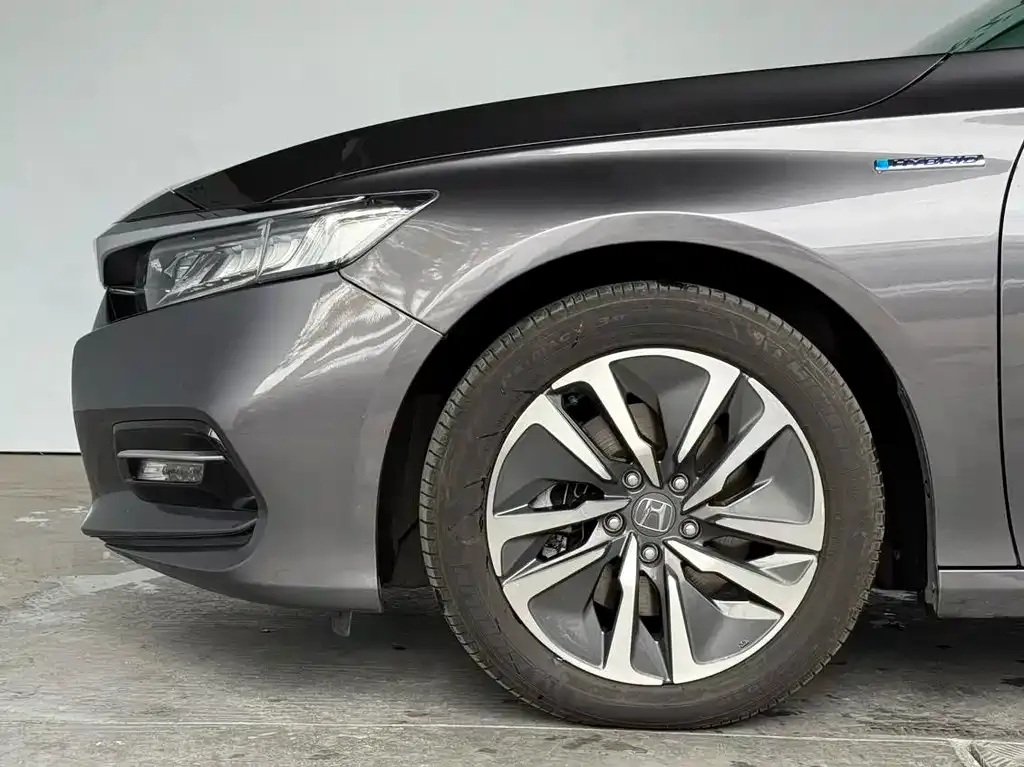 Honda Accord — фото 9