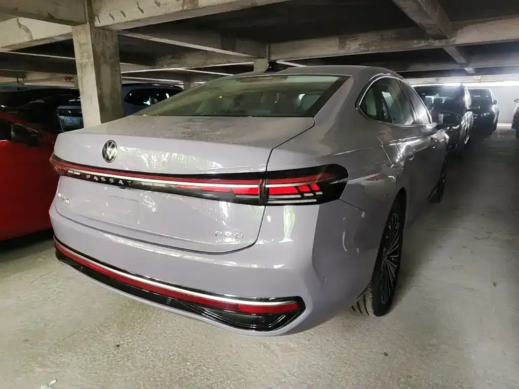 Volkswagen Passat — фото 6