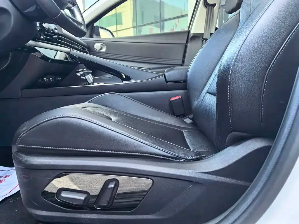 Hyundai Elantra 2021 из CN, фото 3