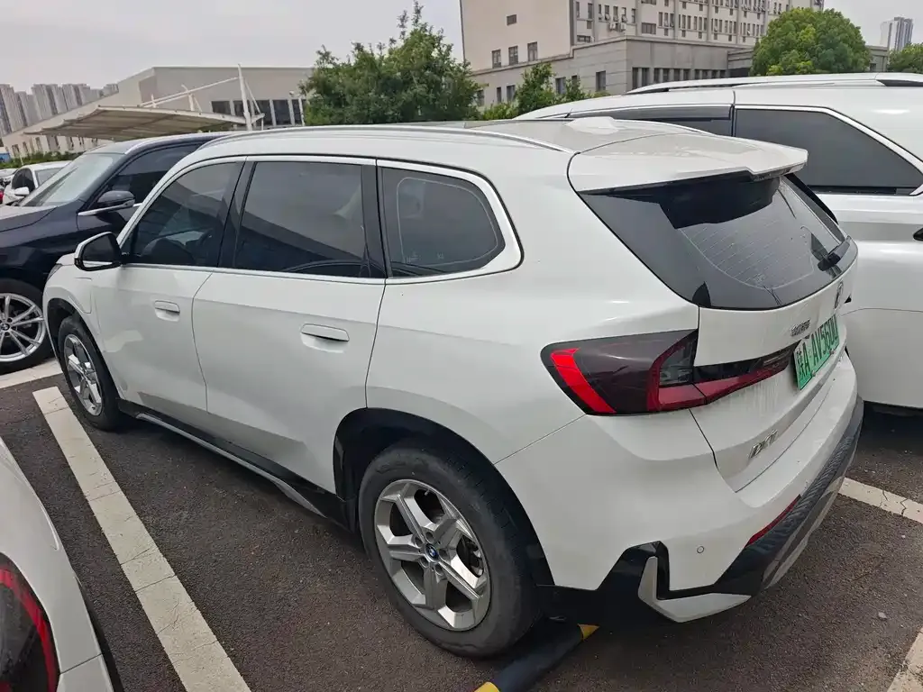 BMW iX1 2024 из CN, фото 7