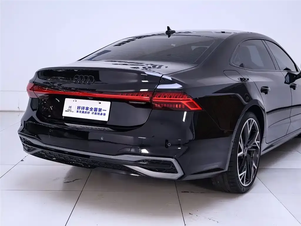 Audi A7L — фото 7