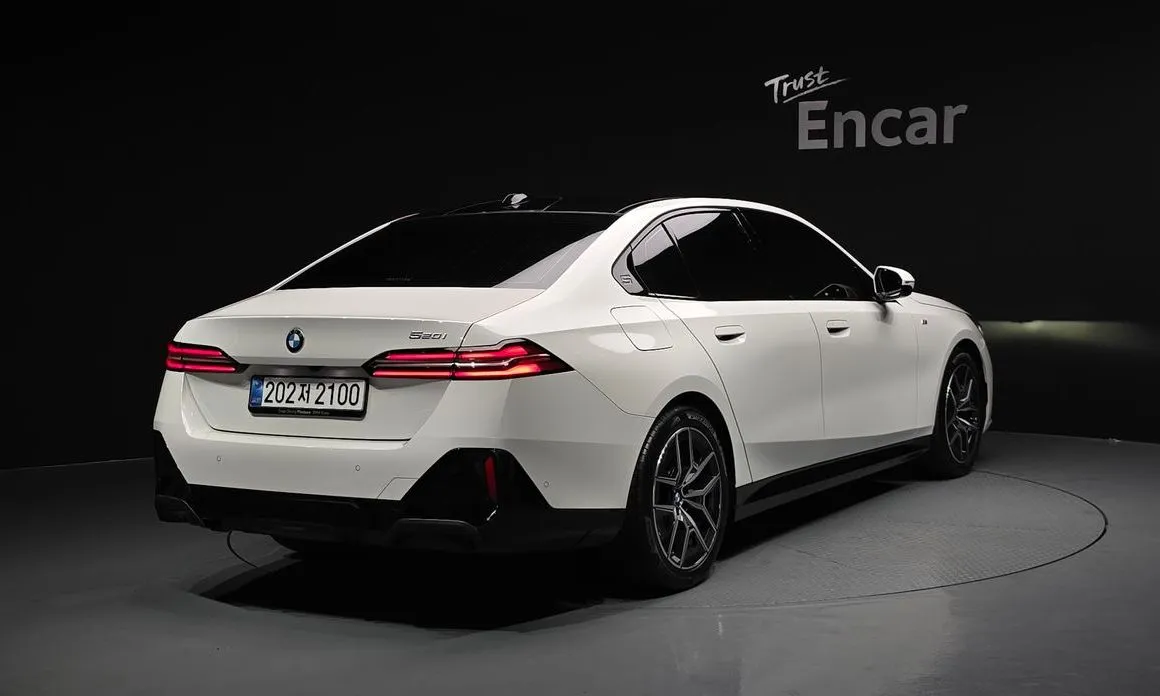 BMW 5-Series 2025 из KR, фото 3