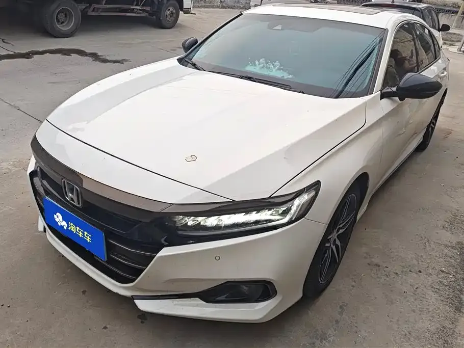 Honda Accord — фото 1