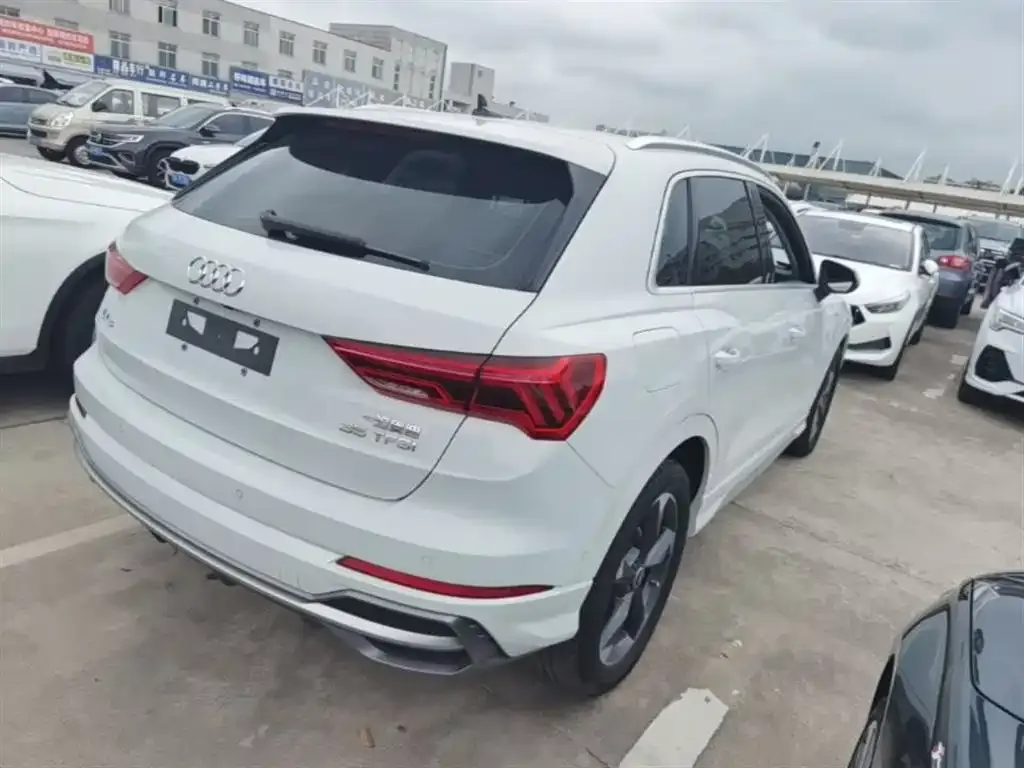Audi Q3 — фото 5