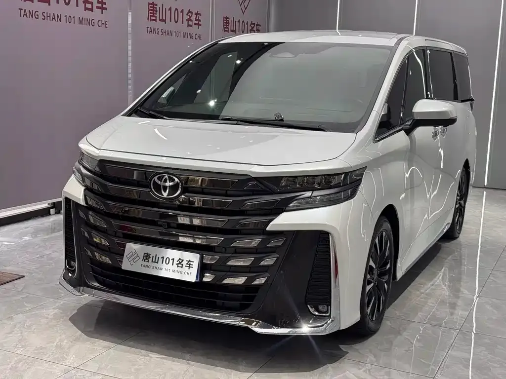 Toyota Vellfire — фото 1